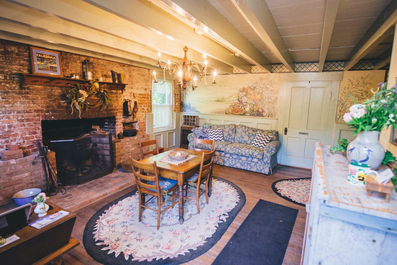 Old Caledonian Bed & Breakfast Exterior foto